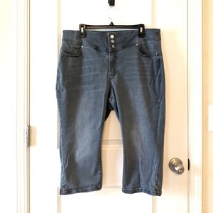 High Rise, Three Button, Jegging Pedal